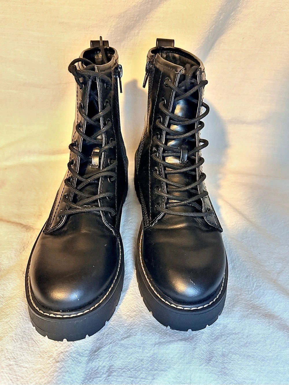 Madden Girl Carra Black Platform Combat Boots Lace Up Zip NWOT Size 8M